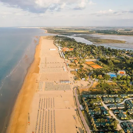 Elegant And Bright Near The Apartamento Bibione